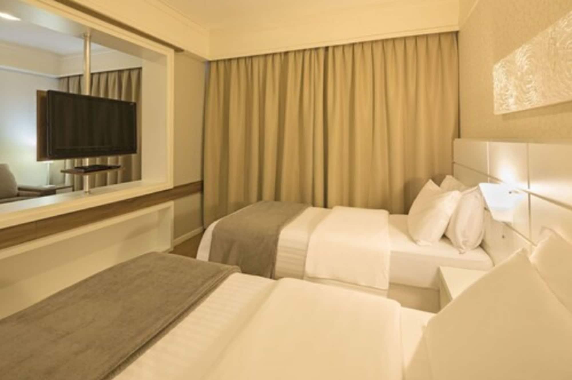 Swan 4*